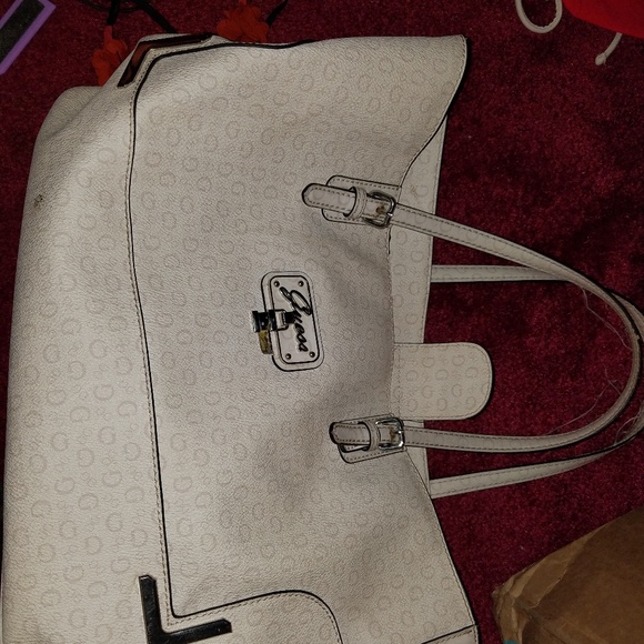 Guess Purse - Picture 3 of 4